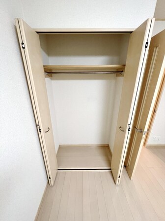 アザレ読売ランドD棟の物件内観写真